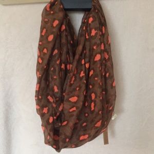 INFINITY SCARF NWT BEAUTIFUL COLORS